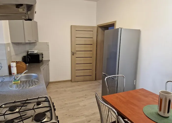 Noclegi Lesna * Лесьна